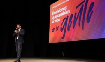 Pullaro defendió su modelo y marcó diferencias: "Gobernamos sin motosierra y con sensibilidad social"
