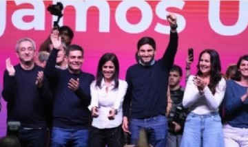 Cierre de campaña de Labayru: Pullaro y Javkin en un acto con la rosarinidad al palo