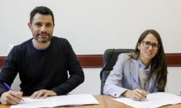 García y Gómez Alcorta firmaron un convenio para fortalecer el área de género del municipio