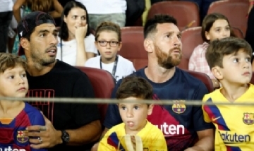 Mateo Messi festeja un gol contra el Barcelona