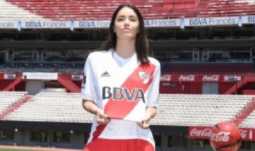 Lali anunció su show en River para 2026 en pleno Vélez y dejó a sus fans en shock
