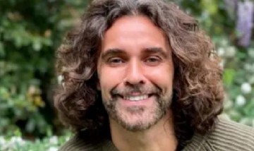 Mariano Martínez volvió como el "Rey Sol Marquesi" y desató una ola de memes en redes