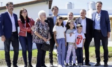 Desde Las Flores, Kicillof cruzó a Milei por la paralización de la obra pública