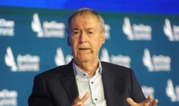 Juan Schiaretti pidió la renuncia de Manuel Adorni y aseguró que "le mintió al pueblo argentino"