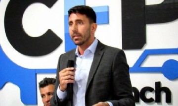 Eslaiman destacó que en la Provincia se inaugura una escuela por semana
