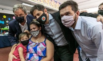 Kicillof recorrió junto a Fabiani y Cascallares un operativo de vacunación en Don Orione