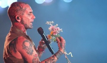 Se cayó una pantalla del show de K-Personajes y se tuvo que suspender el espectáculo