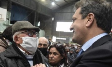 Sergio Massa participó de la entrega de 3 mil tablets para jubilados