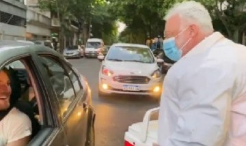 Increíble: el falso Ginés que busca trabajo y regala vacunas porque lo echaron