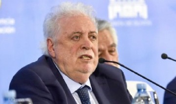 Ginés González García: "el Gobierno quiere alcanzar la inmunidad de rebaño en julio"