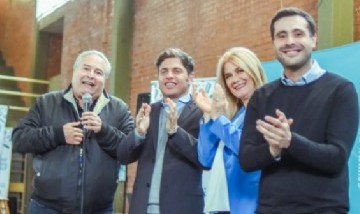 "Mi escritura, mi casa": Kicillof y Alessandro entregaron 232 títulos de propiedad gratuitos en Salto