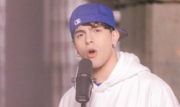 Rusherking reflexionó sobre su comportamiento cuando se enamora de alguien