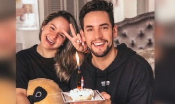 Gaby festejando su cumpleaños con su hermano Alejo. Panamá, EE.UU.