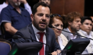 Bonelli cruzó al gobierno por el aumento de la pobreza