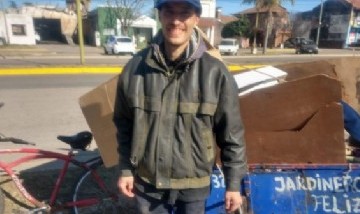 Un cartonero encontró un millón de pesos en un sobre y se los devolvió a su dueño