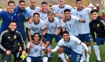 El fútbol argentino va por la dorada en dos categorías