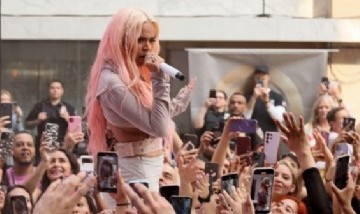 Karol G arrasó en el Today Show: más de 15 mil personas la acompañaron