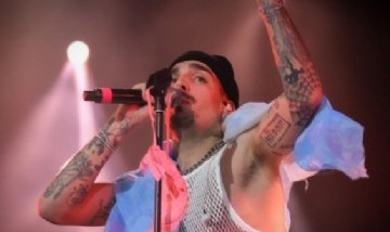 El artista español Rels B llega al Hipódromo de Palermo con un show único