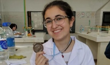 Melany, la rosarina que fue convocada a participar de las Olimpíadas de Química en Suiza