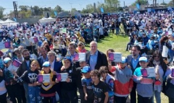 El Gobierno entregó 1.500 tablets para alumnos y alumnas de escuelas primarias de Tigre