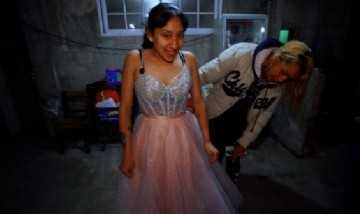 Romina Peralta, la mujer que regala fiestas de 15 a chicas que no pueden costearlas
