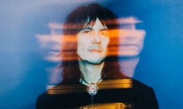 Vicente Jáuregui lanza el EP "Ternura Radical" y desafía los límites del amor