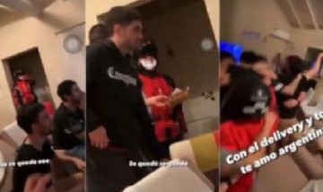 Un delivery entregó un pedido antes de que termine el partido de la Selección y lo invitaron a quedarse en la casa para festejar