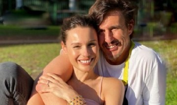 Roberto García Moritán publicó la primera foto de la panza de Pampita embarazada