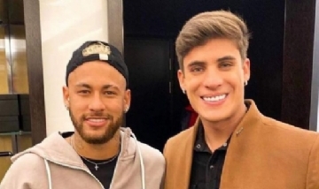 El nuevo padrastro de Neymar: Gamer, modelo y Tik Toker de 22 años