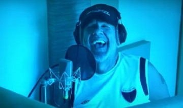 Video: Dady Brieva imitó a Bizarrap y presentó su propia "Music Session peronista"