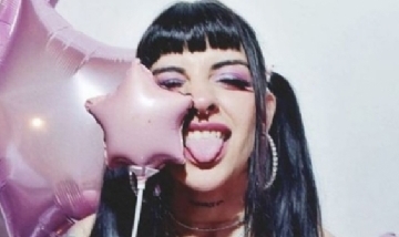 Cazzu presentó su nuevo video "Mucha data"