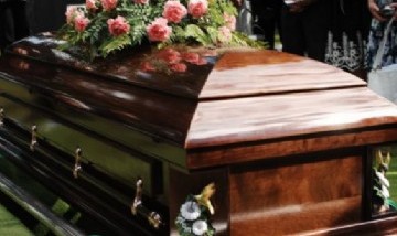 El cuerpo de una niña de 12 años "vuelve a la vida" cuando lo preparaban para el entierro