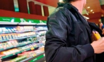 Insólito: En 15 días robó casi un millón de dólares del supermercado donde trabajaba