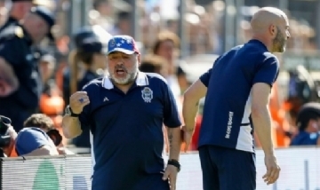 Diego Maradona dejó de ser el técnico de Gimnasia