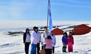 Base Esperanza en la Antártida Argentina: reabrió la escuela más austral del mundo