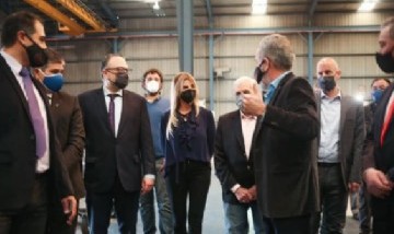 Marisa Fassi estuvo presente junto a Matías Kulfas en una importante entrega a YPF