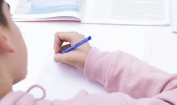 El poema de un estudiante que se hizo viral por su inesperado y divertido final