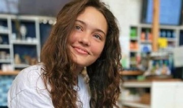 Claire Bridges, la modelo a la que le amputan las dos piernas por el coronavirus