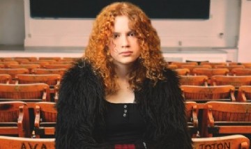 Ava Toton: la guitarrista y compositora prodigio que es una esperanza para el futuro del rock