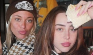 Nicki Nicole disfruta de un descanso junto a amigos en una pintoresca ciudad del país