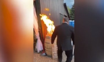 Un hombre casi produce un gran incendio en un casamiento y se volvió viral en Tik Tok