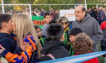 Mussi inauguró nuevas canchas de césped sintético y dio inicio a la 3° Copa Autonomía Berazategui