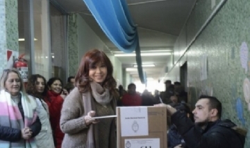 CFK votó en Río Gallegos y no habló con la prensa