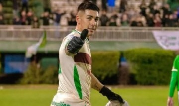 La desgarradora historia del arquero que comía de la basura y hoy juega en Ferro