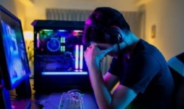 Condenan a un youtuber a dos años de cárcel por publicar videos con spoilers de animé