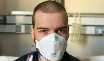 Un joven vende "crypto-arte" para pagar su tratamiento contra el cáncer