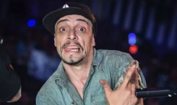 Por abuso sexual: detuvieron al cantante de "La Liga"