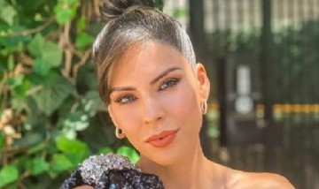 Barby Franco lució una bikini metalizada desde la pileta y encendió Instagram