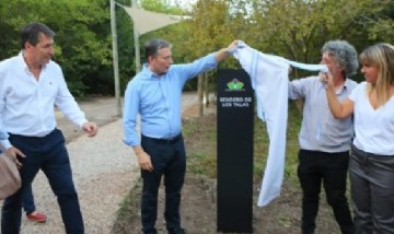 Fernando Gray inauguró el primer tramo de los senderos y la plaza del Paseo de la Laguna de Rocha