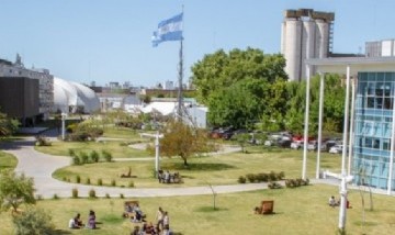 La Universidad Nacional de San Martín premió al mejor look en el primer día de clases
